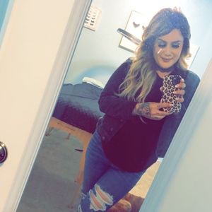 Meet your Posher, Ashley